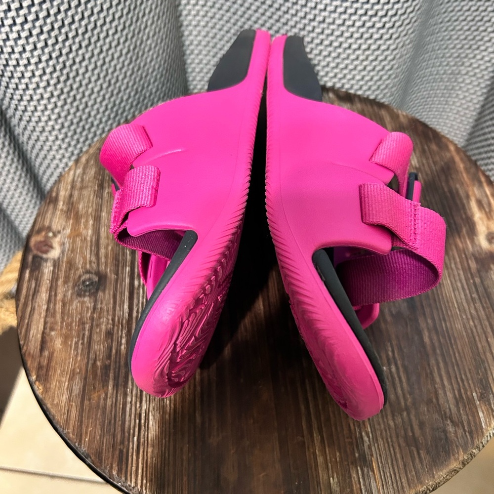 Chaco Fuchsia and Black Slide Sandals - Picture 7 of 8